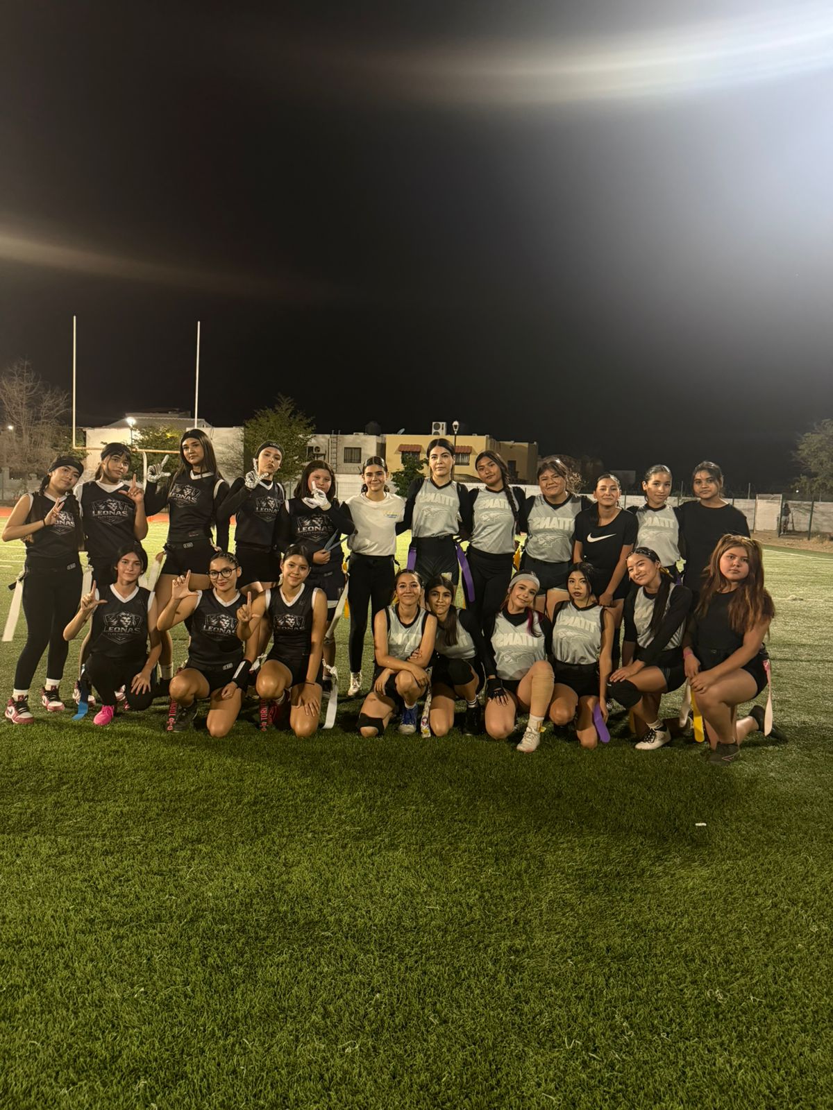 Leonas flag vs Titans